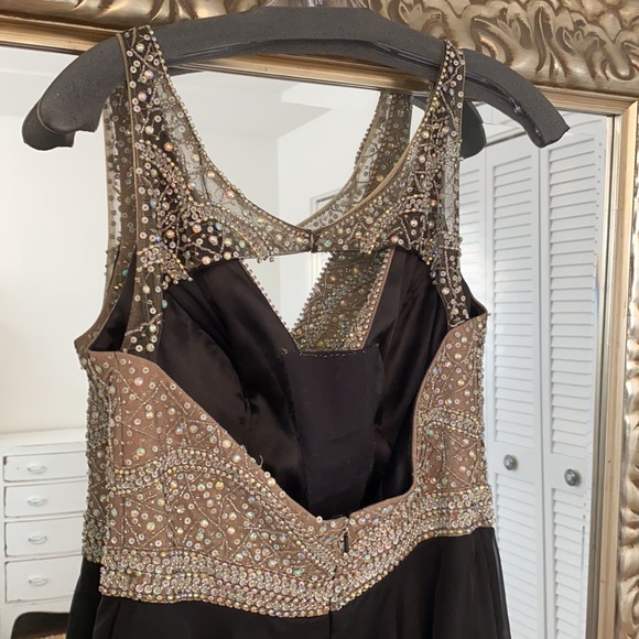 WISP Dress - Picture 6 of 10